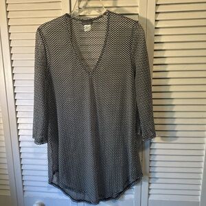 Jordan Taylor Black and White Chevron Top